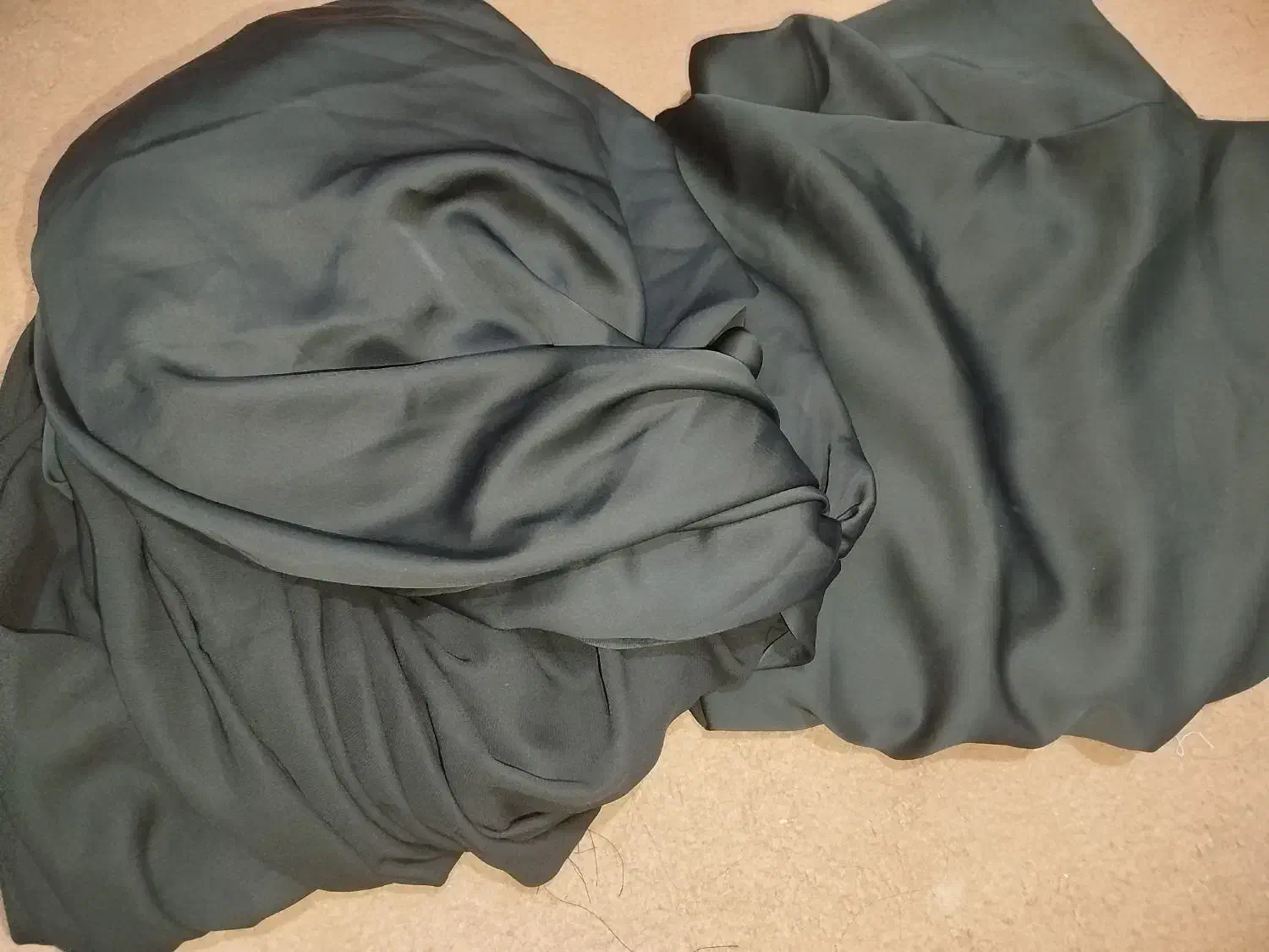 فروشی|لوازم خیاطی و بافتنی|کاشان, کارگر|دیوار