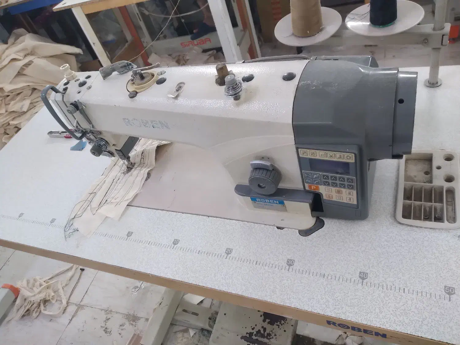 چرخ خیاطی صنعتی راسته کامپیوتری دوماکو ۴نخ کابویی|ماشین‌آلات صنعتی|نسیم‌شهر, |دیوار