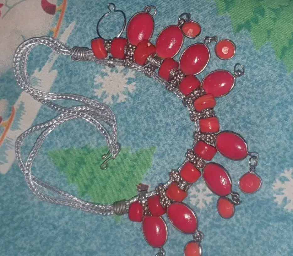 گردن بندسنگ مرجانی|جواهرات|آزادشهر, |دیوار