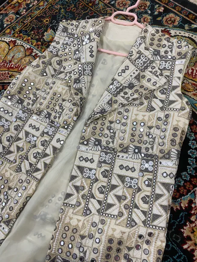 مانتو|لباس|تربتحیدریه, ترمینال|دیوار