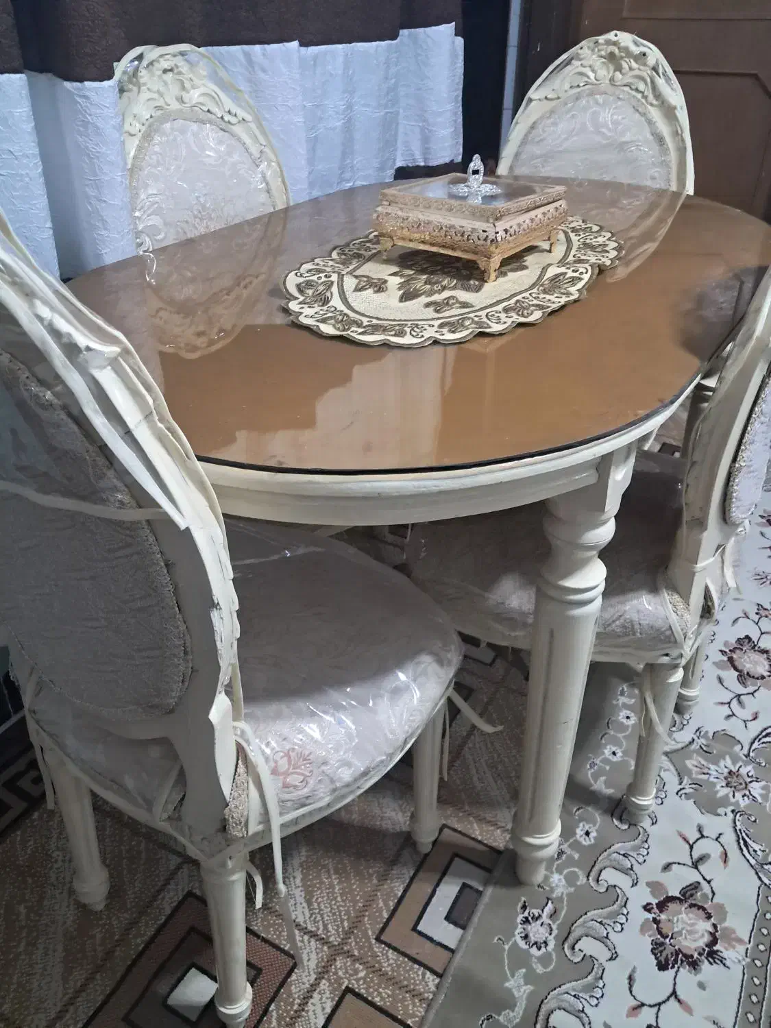 مبل سلطنتی ۹ نفره با میزنهار خوری ۴ نفره|مبلمان خانگی و میز عسلی|خواف, |دیوار