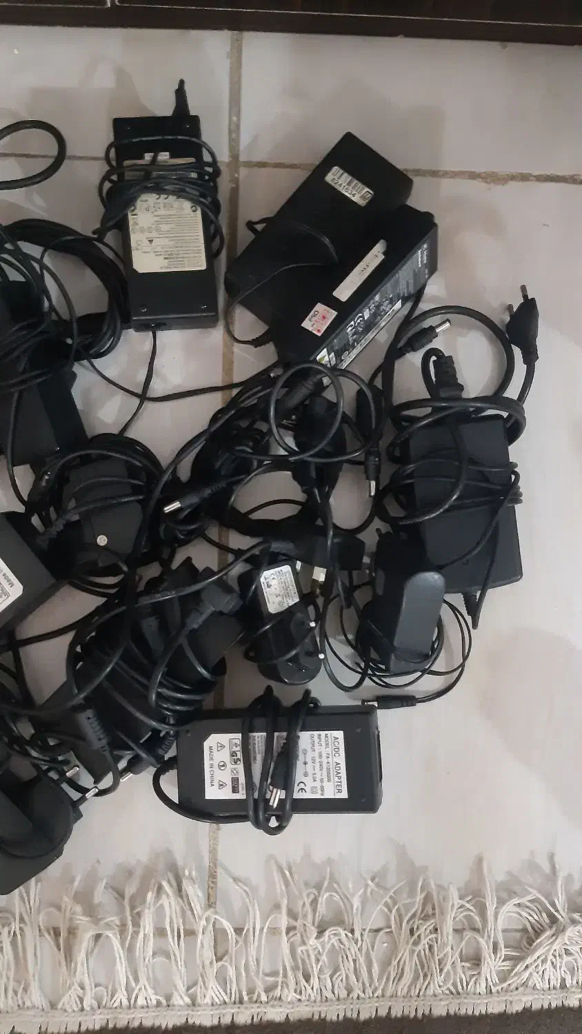 تعدادی شارژر لپ تاپ و دوربین|قطعات و لوازم جانبی رایانه|تهران, شهرک ابوذر|دیوار