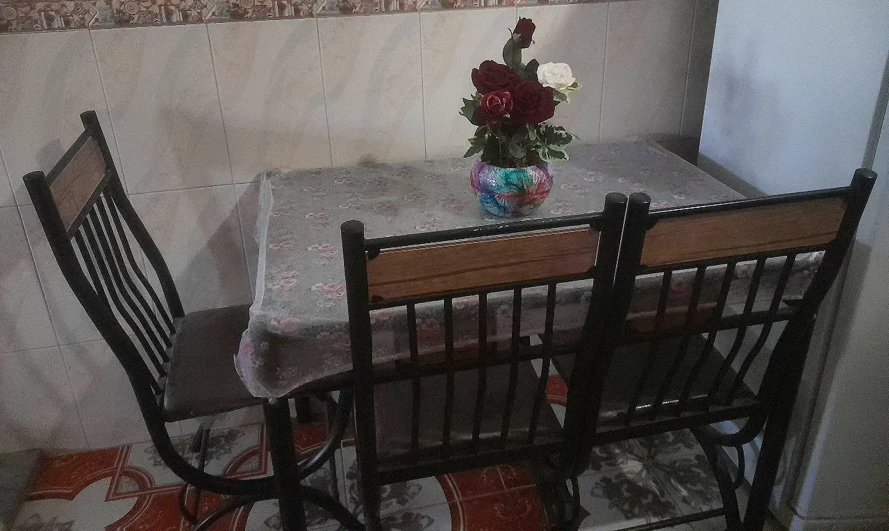 میز ناهارخوری|میز و صندلی غذاخوری|فرخ‌شهر, |دیوار