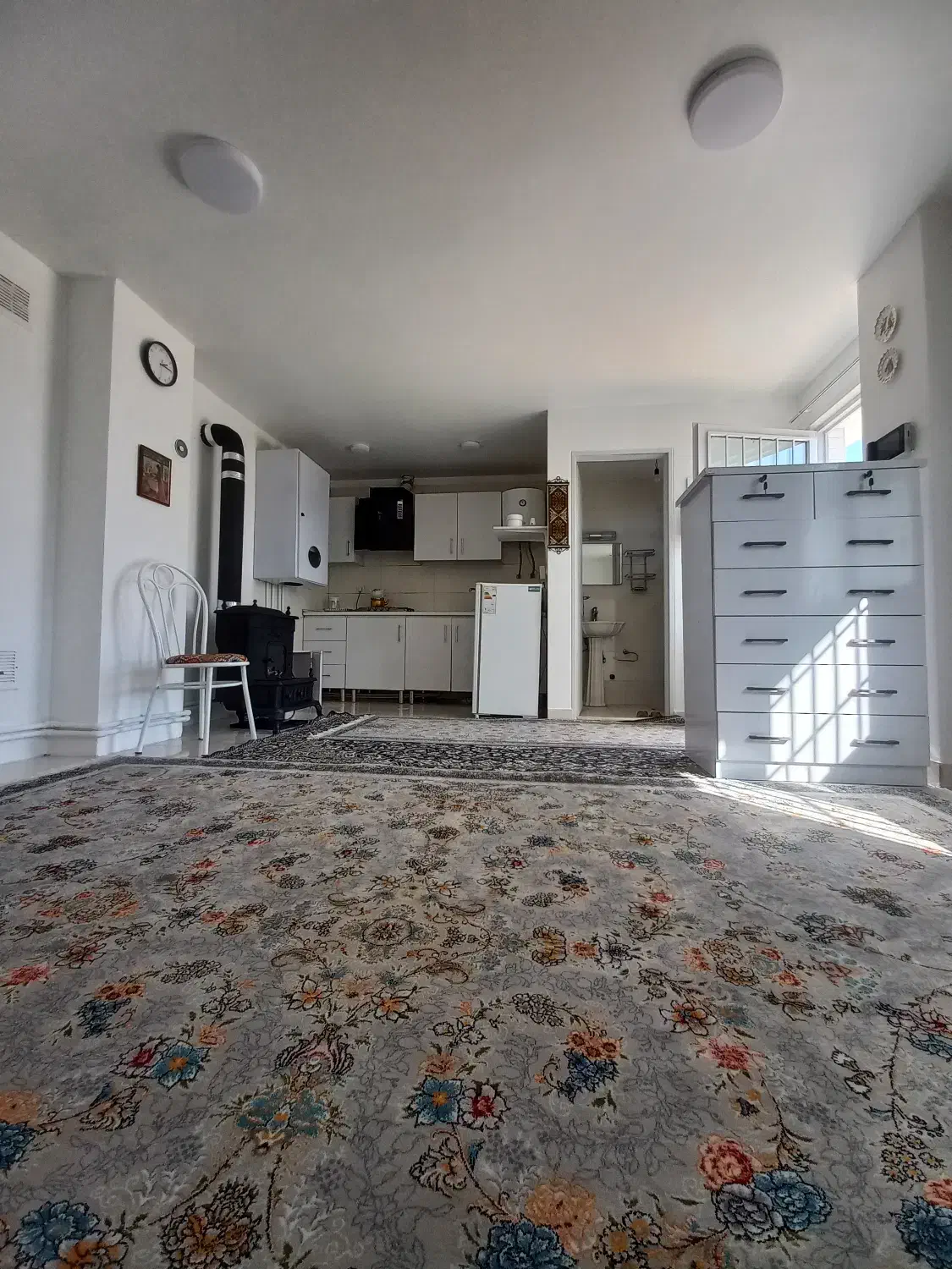 استخدام سرایدار خانم با فرزند|استخدام سرایداری و نظافت|آبسرد, |دیوار