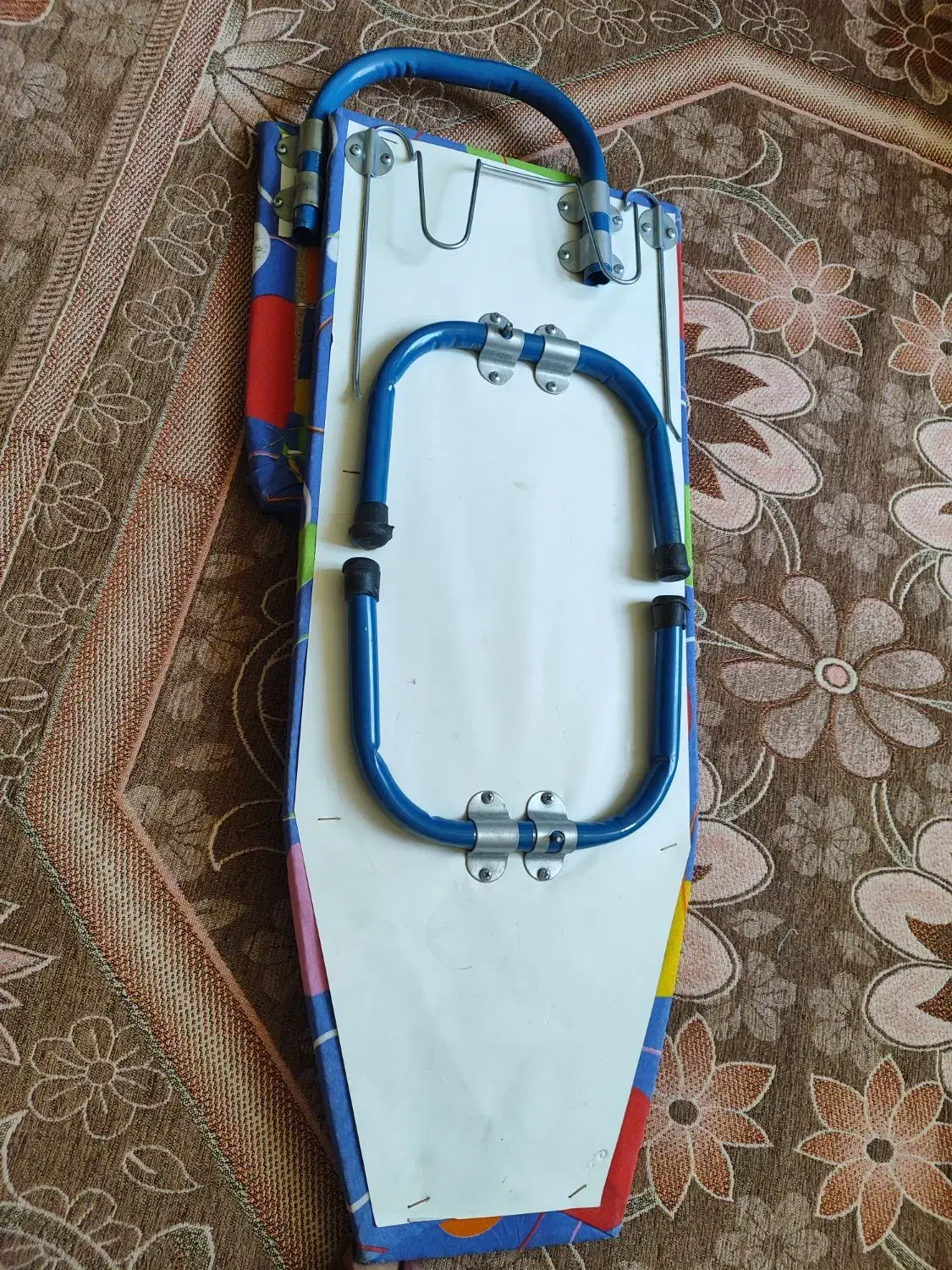 میز اتو|لوازم خیاطی و بافتنی|شیراز, کوشک میدان|دیوار