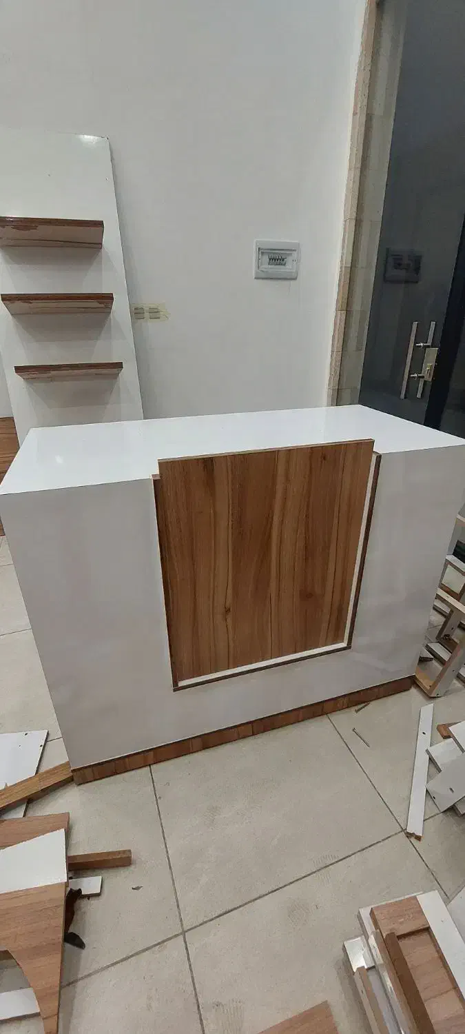 میز تحریر|میز تحریر و کامپیوتر|بروجرد, |دیوار