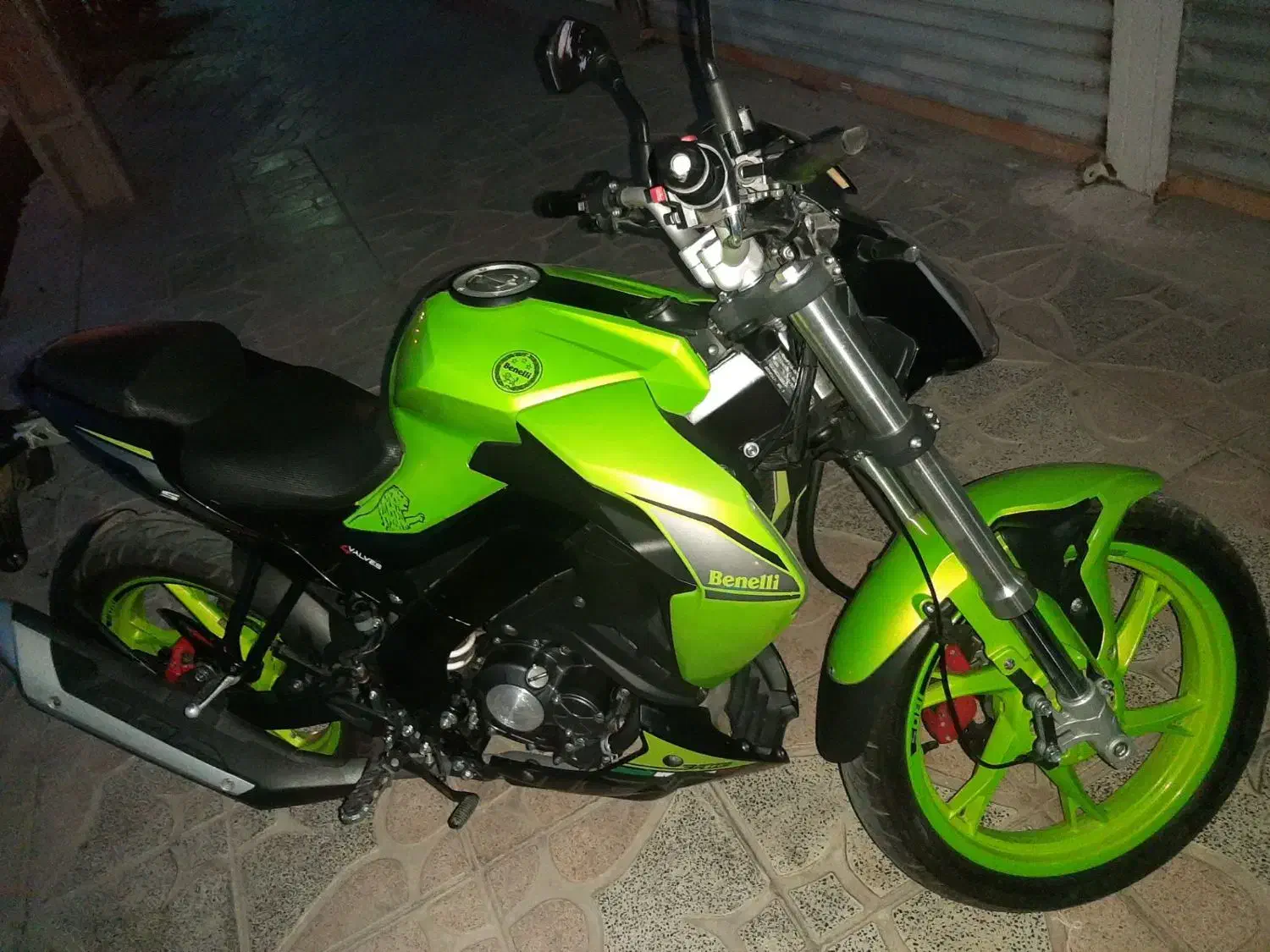 بنلی ۱۸۰s|موتورسیکلت|گلستان (تهران), |دیوار