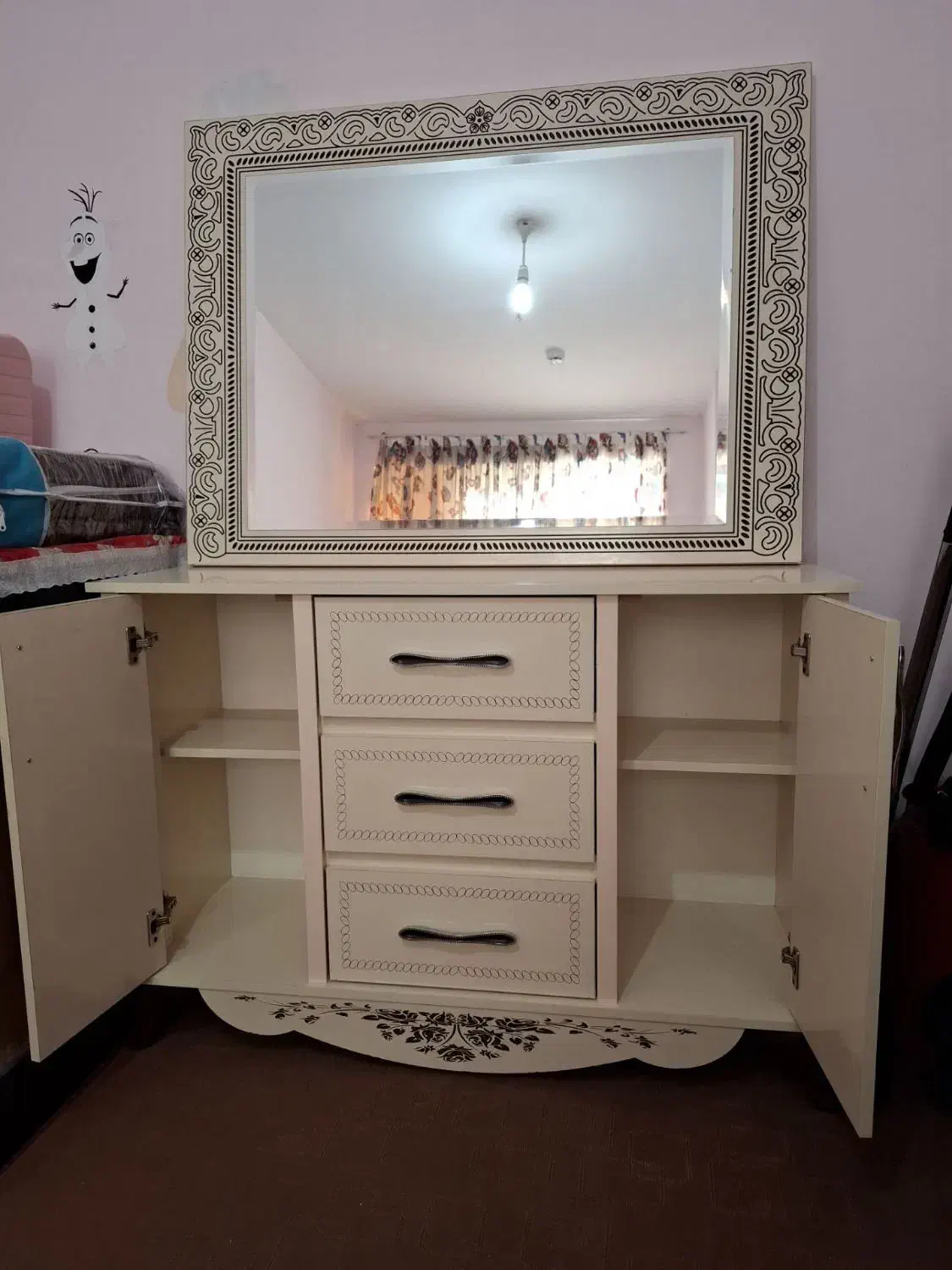 آینه و کمد و کنسول در حد|بوفه، ویترین، کنسول|فولادشهر, C3|دیوار