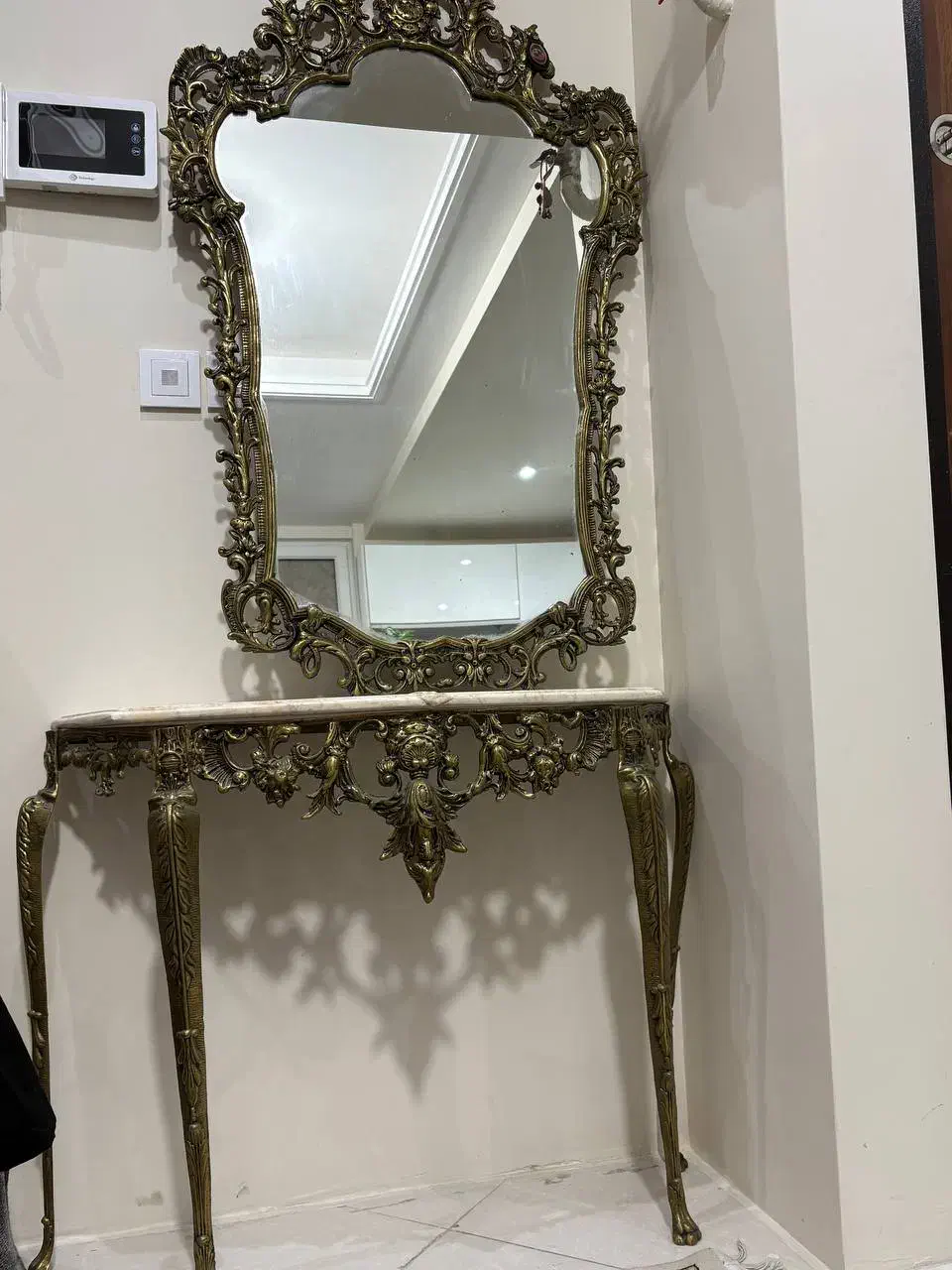 آینه و کنسول برنجی|مبلمان خانگی و میز عسلی|تهران, جوادیه|دیوار