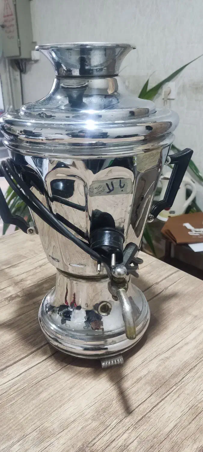 سماور برقی قدیمی سالم|سماور، چایساز، قهوهساز|نجفآباد, بازار|دیوار