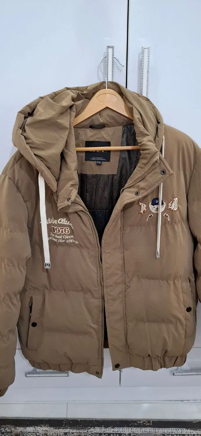 کاپشن خارجی وارداتی|لباس|رشت, چله خانه|دیوار