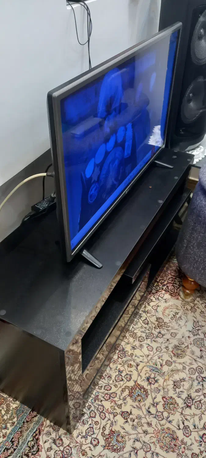فروش تلویزیون اصل الجی ۳۲ اینچ|تلویزیون و پروژکتور|لنگرود, |دیوار