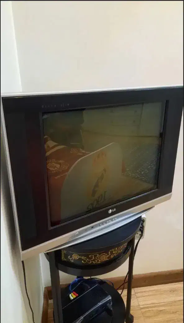 تلوزیون ۲۱ ال جی|تلویزیون و پروژکتور|ساوه, |دیوار