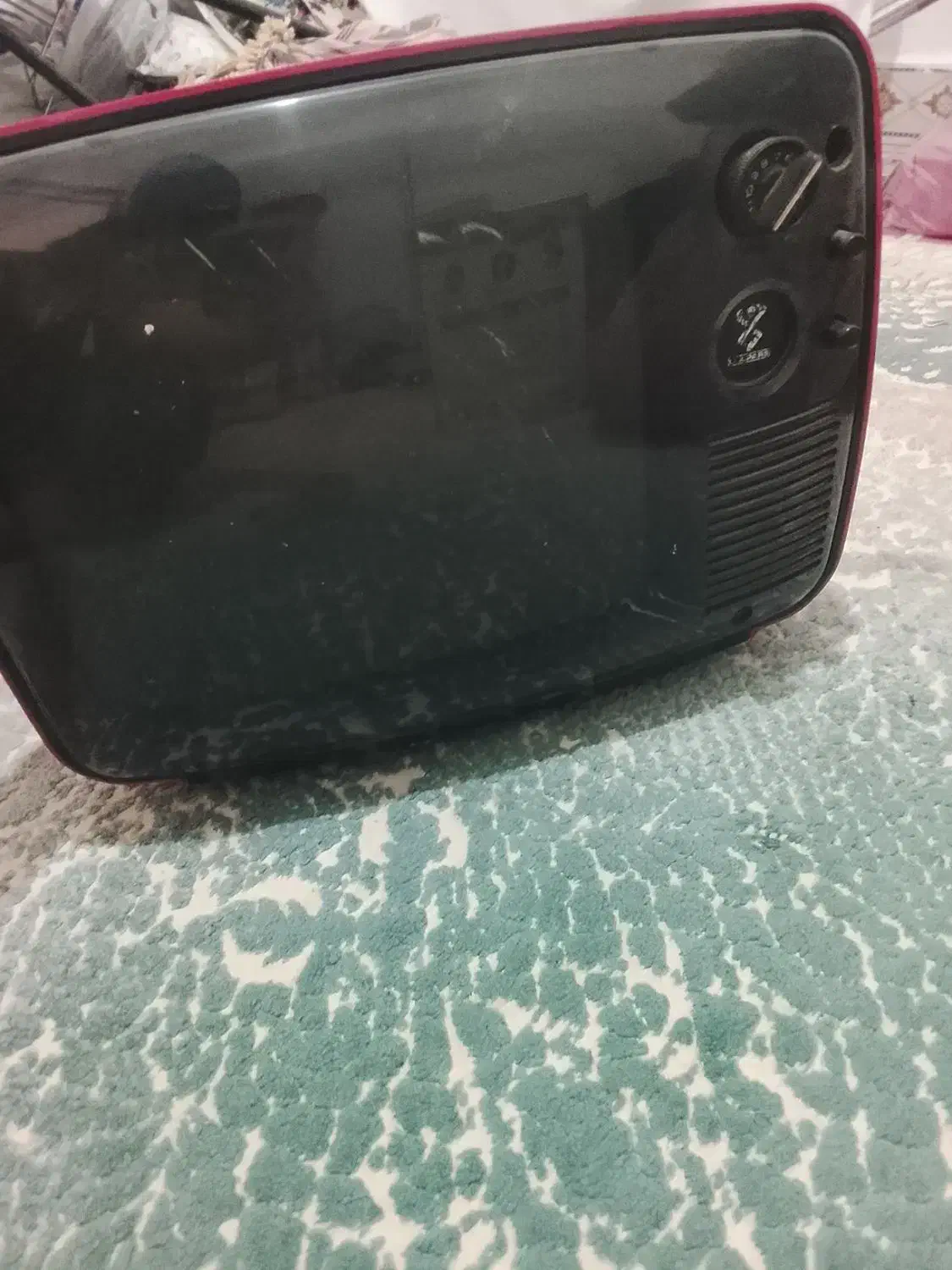 تلویزیون قدیمی|کلکسیون اشیاء عتیقه|نهاوند, |دیوار