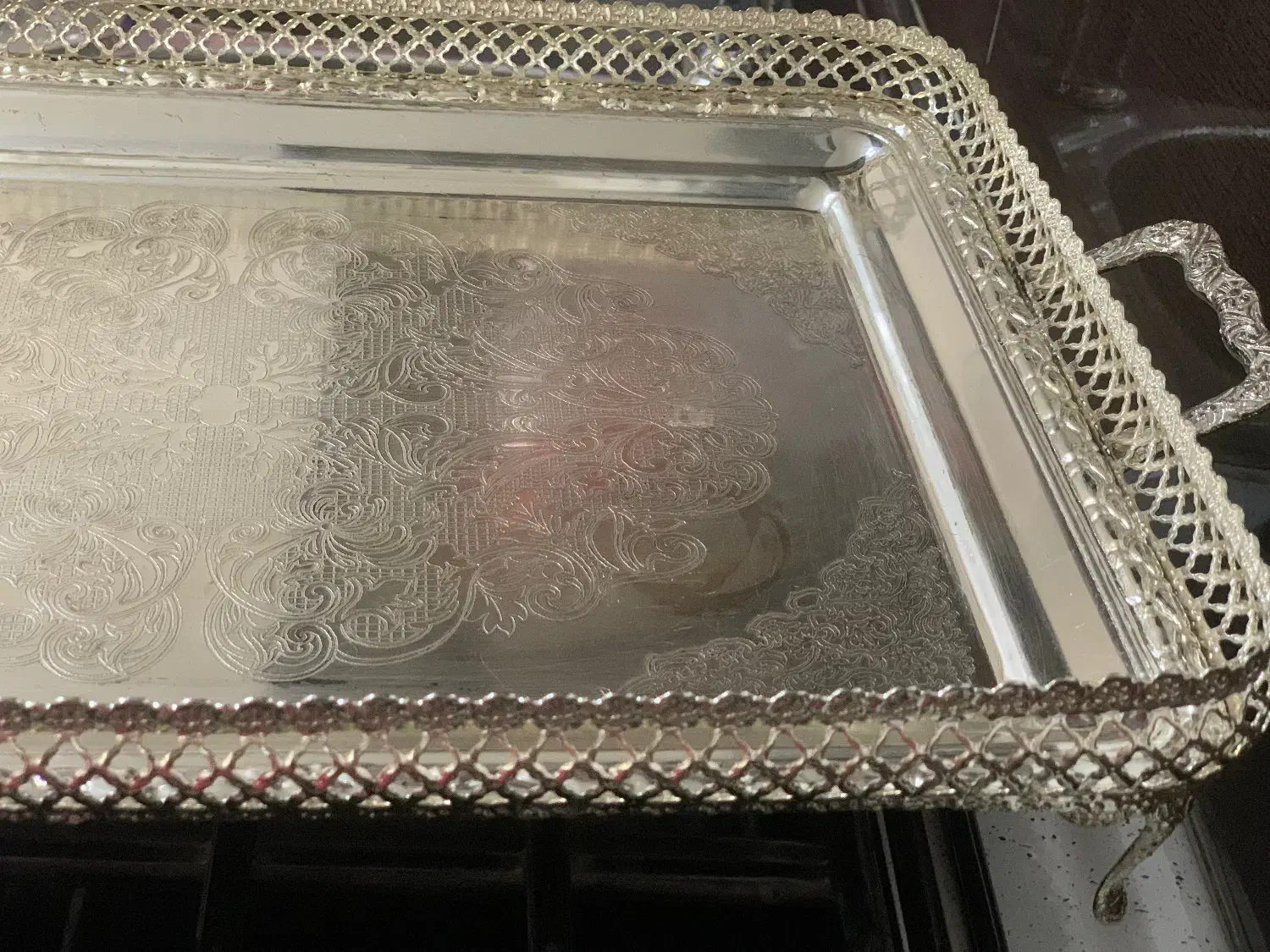 سینی سیلور پایه دار بزرگ|ظروف سرو و پذیرایی|اصفهان, جلفا|دیوار