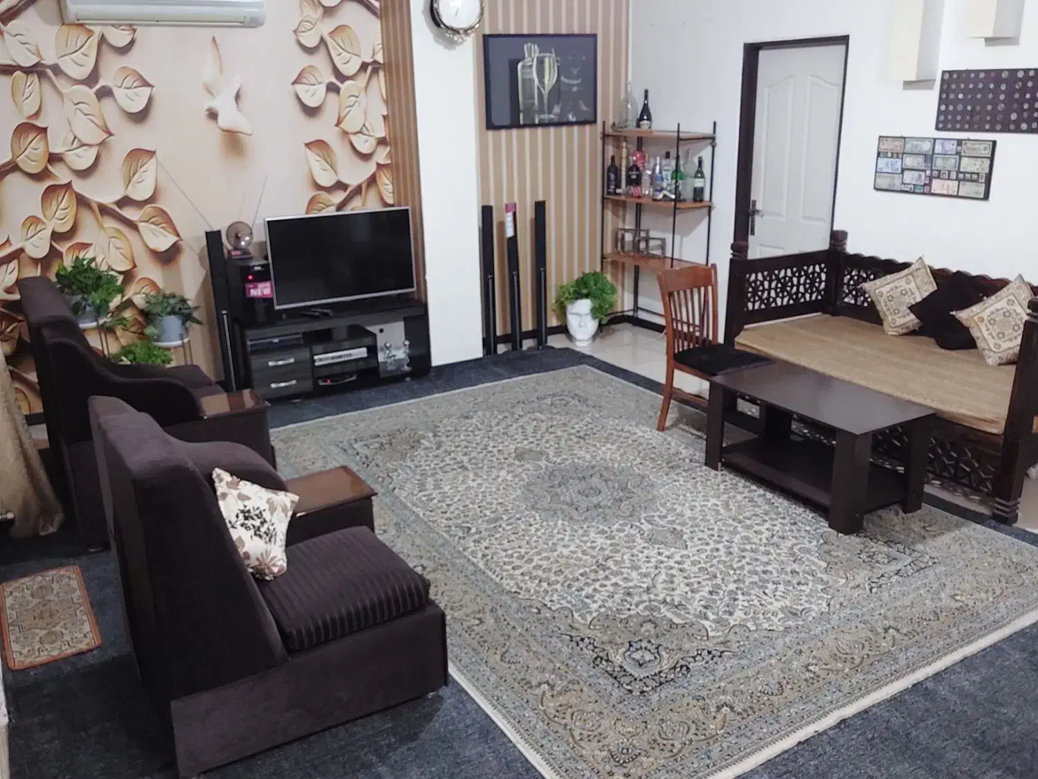 اجاره کوتاه مدت سوئیت آپارتمان اندیشه|اجارهٔ کوتاه‌مدت آپارتمان و سوئیت|اندیشه, اندیشه فاز ۱|دیوار