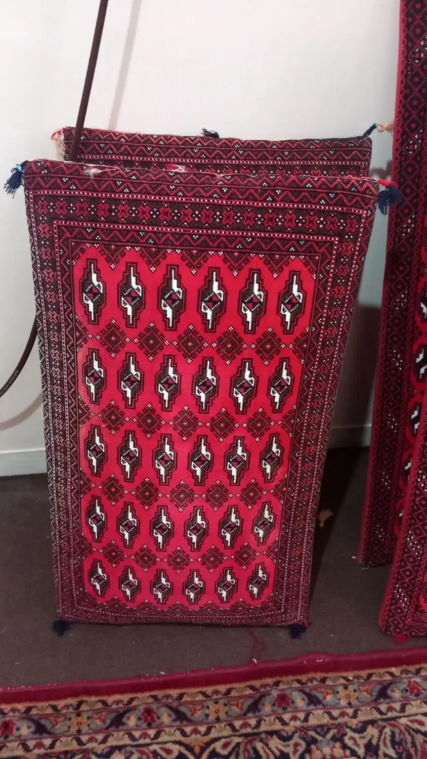 دوجفت پشتی سنتی قرمز نو وسالم|پشتی|قم, زنبیل آباد|دیوار