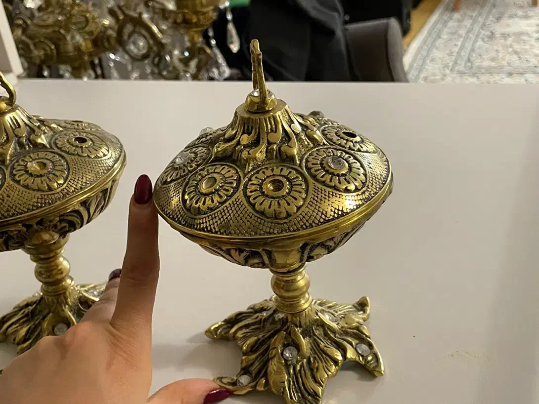 قندان برنز|کلکسیون اشیاء عتیقه|میانه, |دیوار