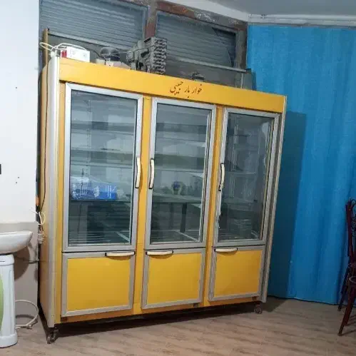 یخچال ویترینی ایستاده|فروشگاه و مغازه|لیلان, |دیوار