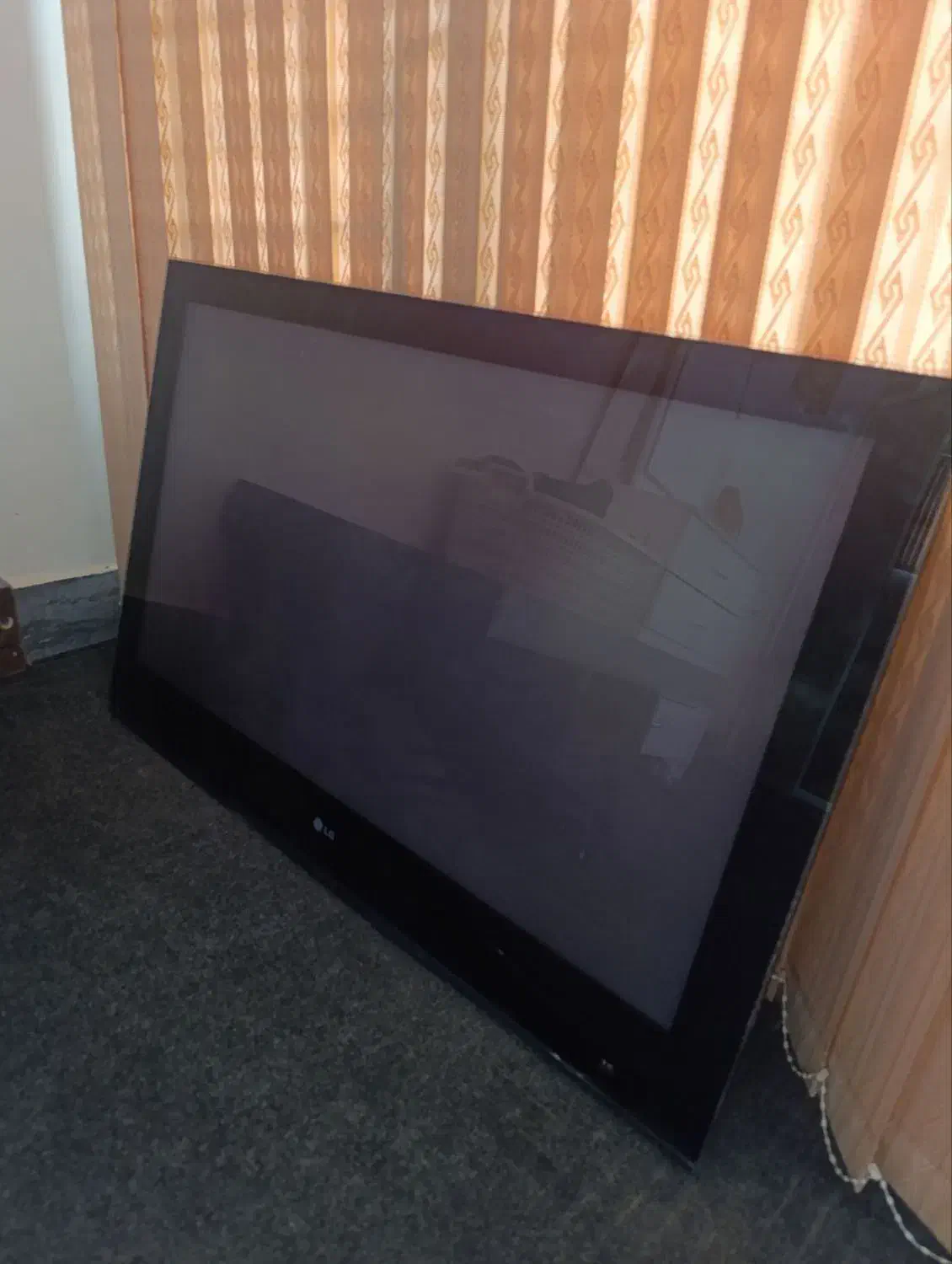 تلویزیون ال جی|تلویزیون و پروژکتور|آران و بیدگل, |دیوار