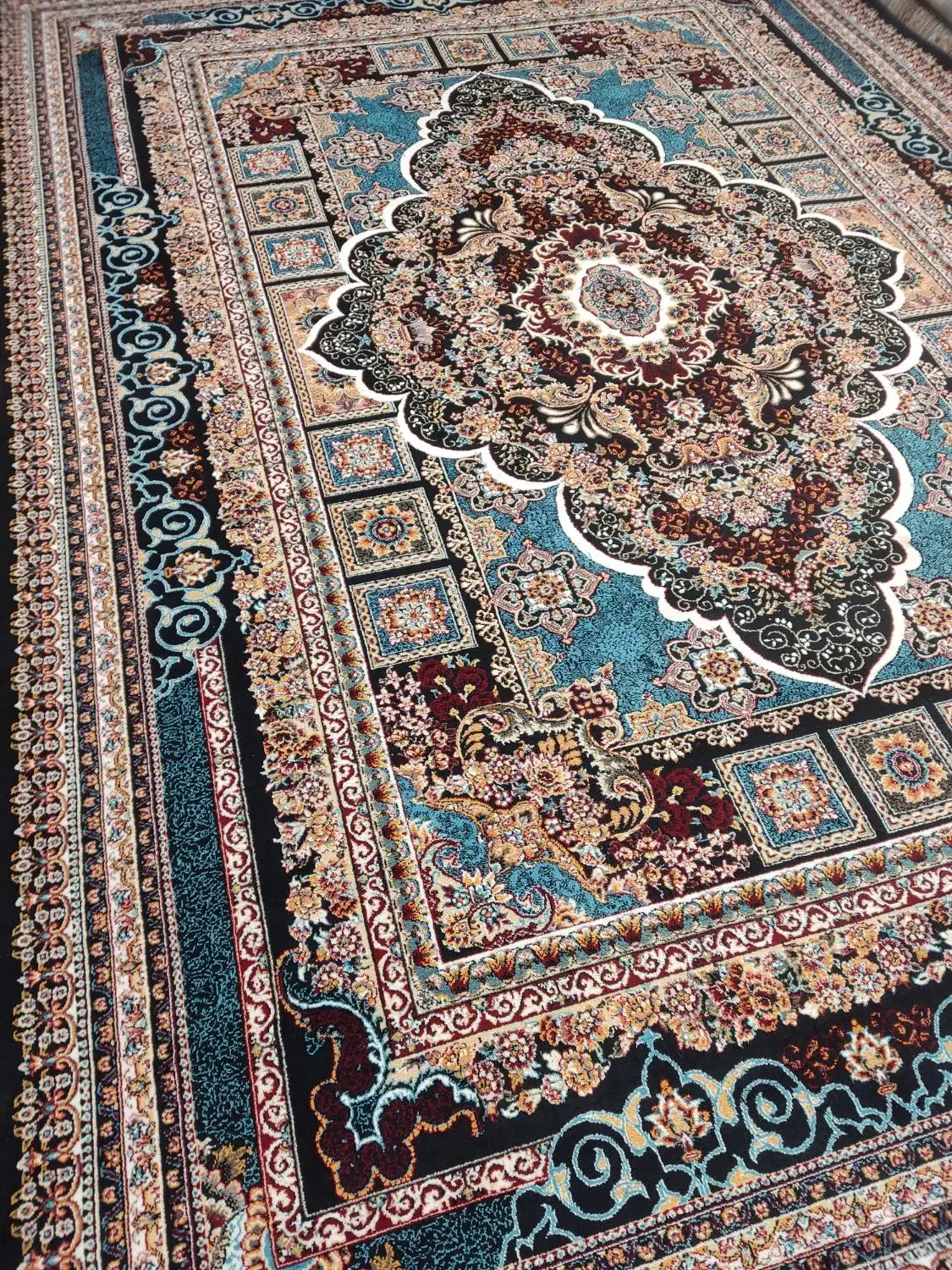 فرش ماشینی ۹ متری جفت سورمه ای|فرش|اصفهان, برزان|دیوار