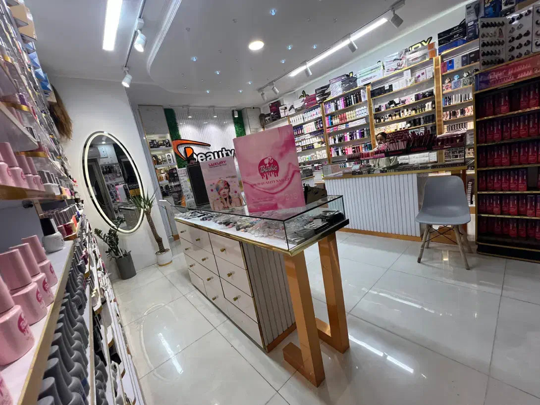 فروش ویترین فروشگاه به صورت یکجا|فروشگاه و مغازه|آستارا, |دیوار