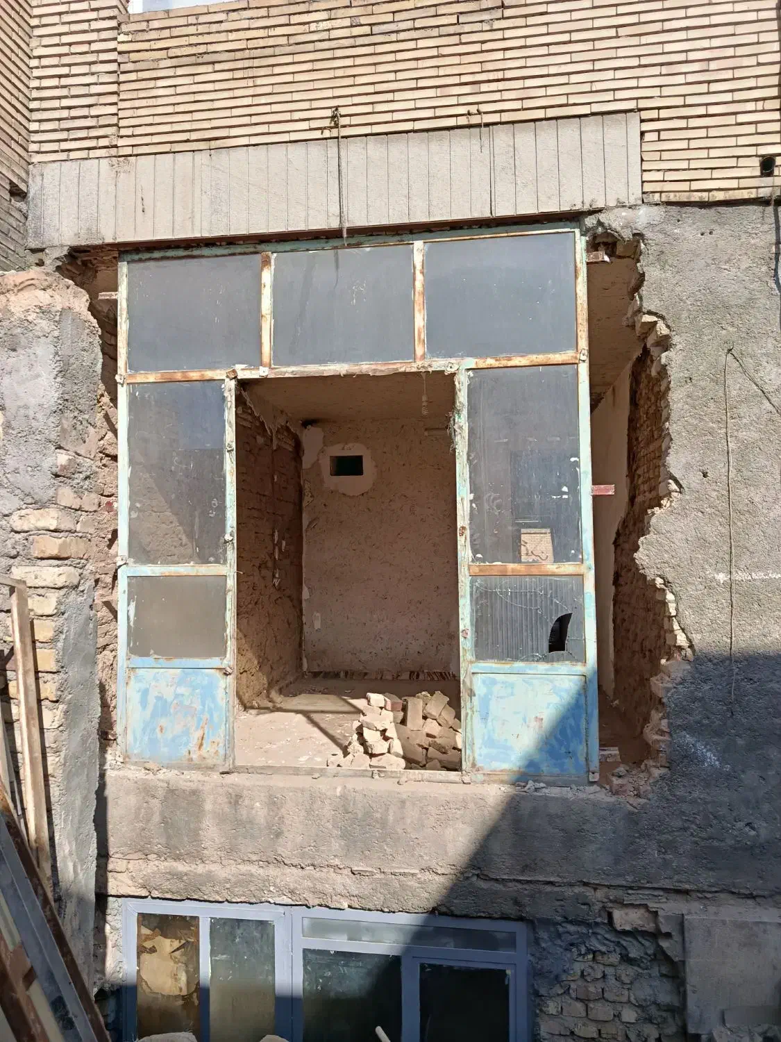 درب وپنجره|مصالح و تجهیزات ساختمان|یزد, |دیوار