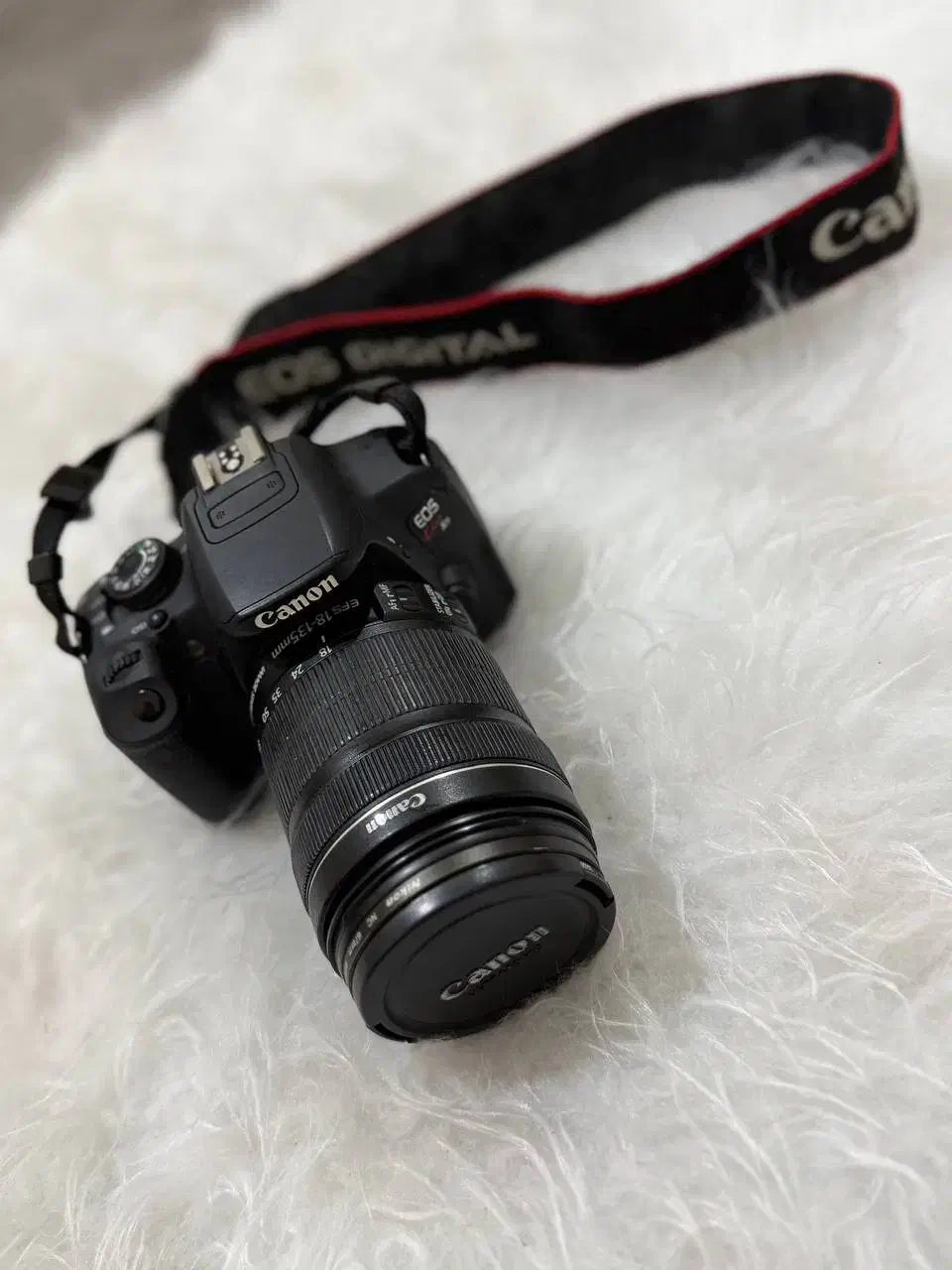 Canon 750D + 18-135mmسالم و کم کارکرد|دوربین عکاسی و فیلم‌برداری|محمودآباد, |دیوار