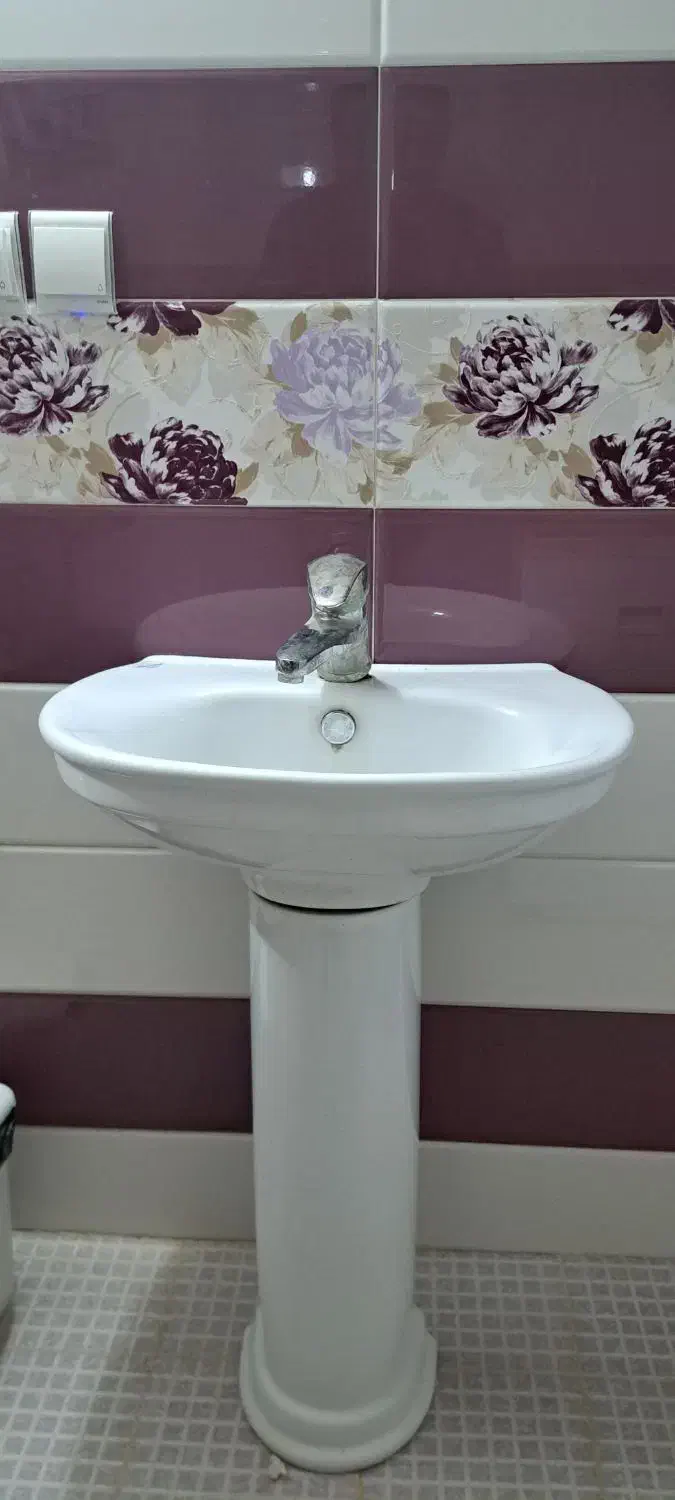 روشویی پایه دار قدیمی|لوازم سرویس بهداشتی|اصفهان, میرعماد|دیوار