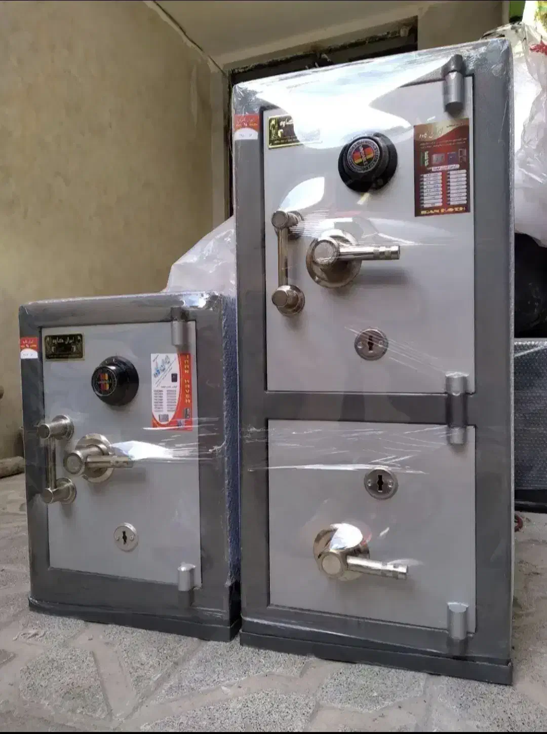 گاوصندوق ها قد۷۰ به بالا با قفسه‌های متحرک|ابزارآلات|نیشابور, شهرک فرهنگیان|دیوار
