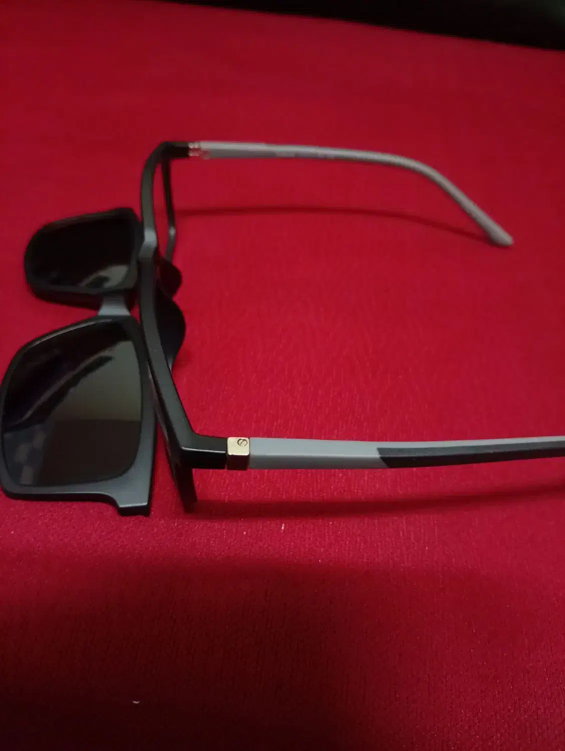 فرم درجه یک عینک طبی مگنتی طبی دودی|زیورآلات و اکسسوری|شاهین‌شهر, نظامی|دیوار