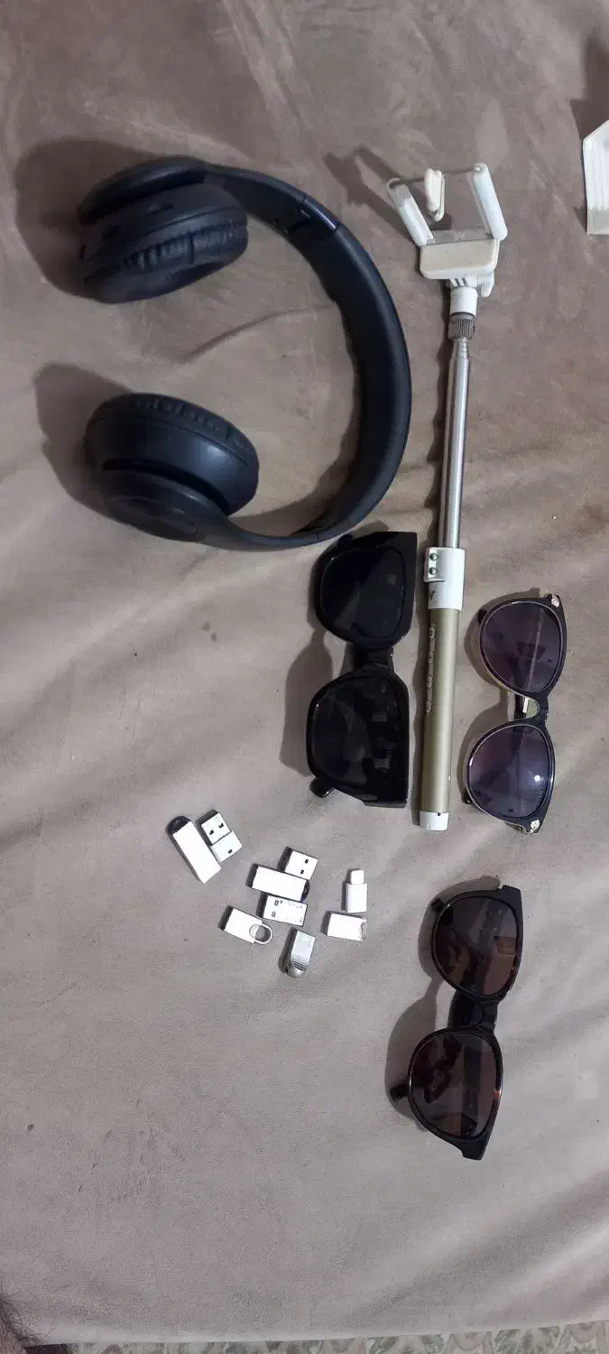 عینک ومونوپادو فلش وهدفون وچراغ شارژی|لوازم جانبی موبایل و تبلت|لاهیجان, یوسف آباد|دیوار