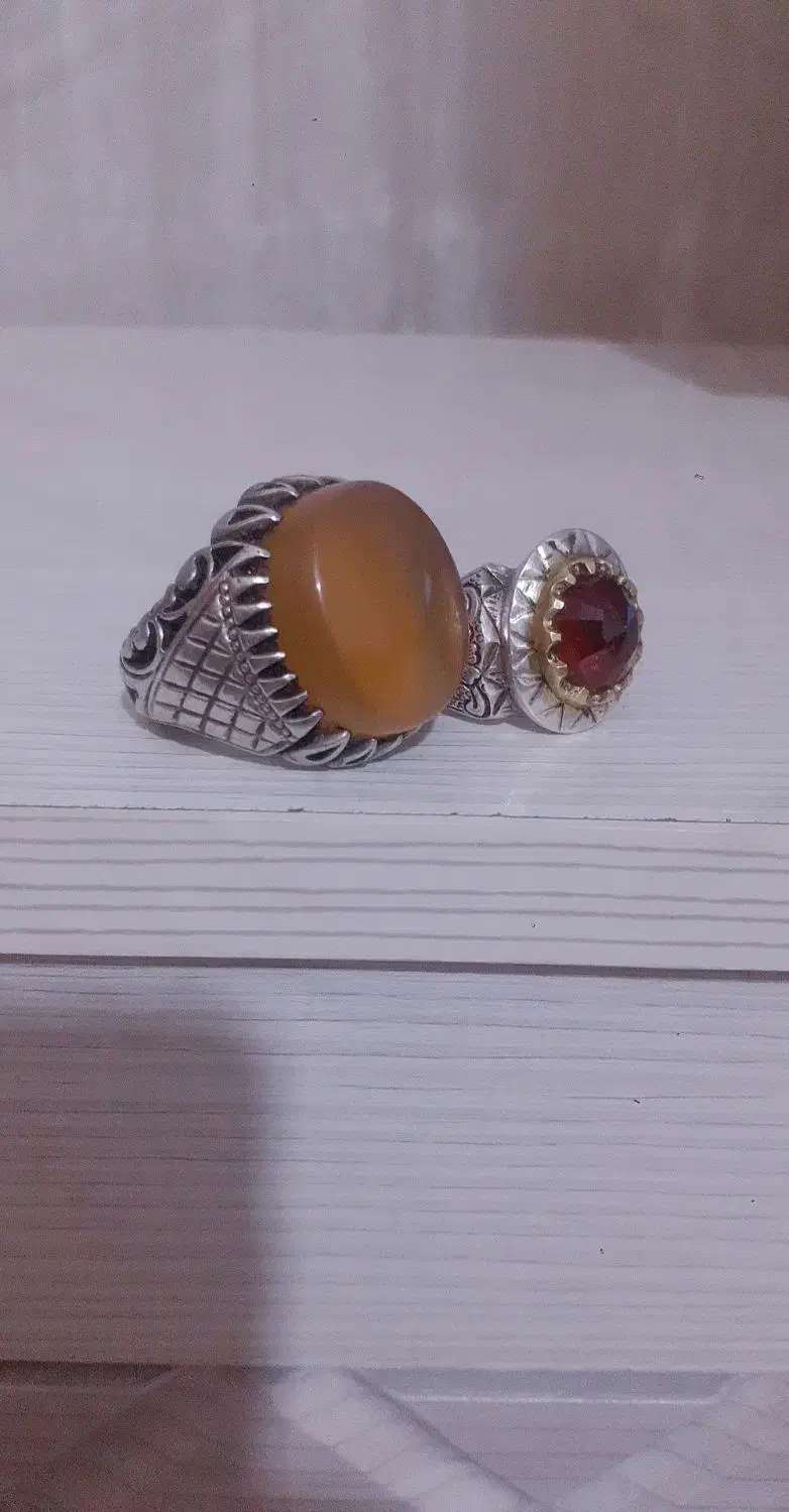 انگشترعقیق جز و یاقوت سرخ|کلکسیون اشیاء عتیقه|قوچان, |دیوار