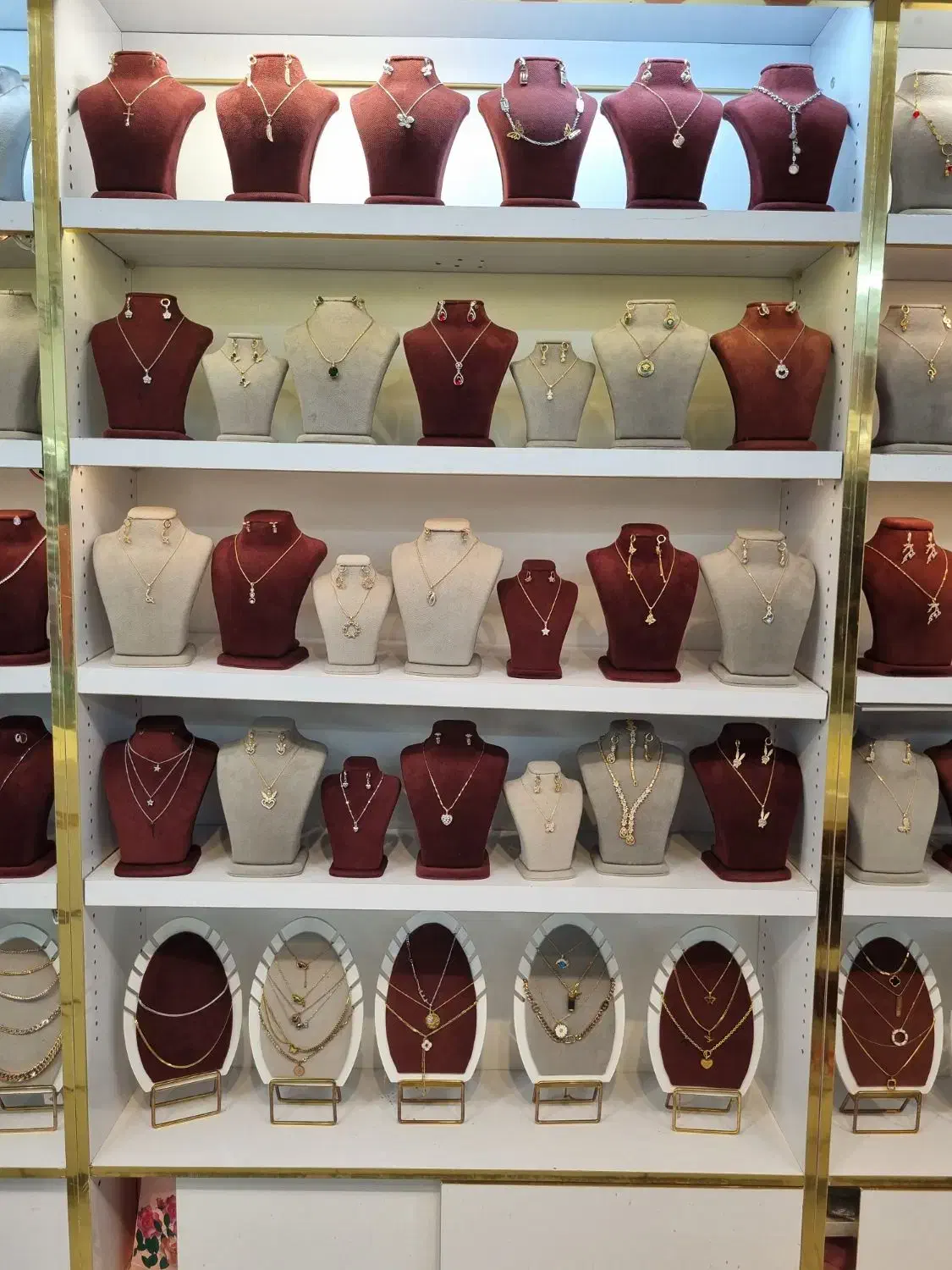 دکور فروشگاهی و لباس زیر|فروشگاه و مغازه|بیرجند, |دیوار