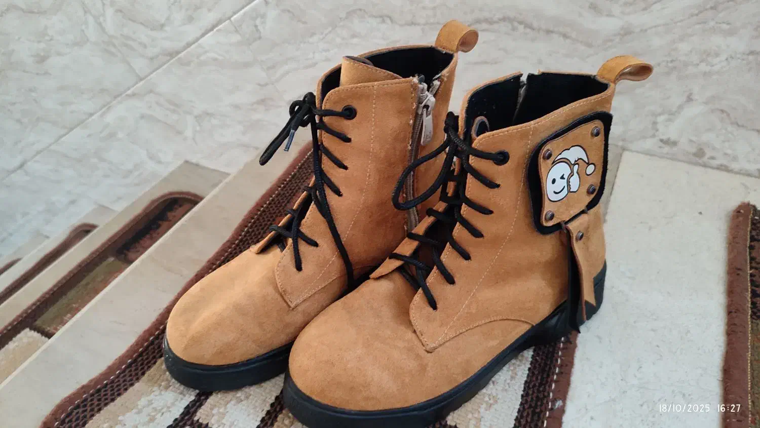 نیم بوت|کیف، کفش، کمربند|بهارستان, |دیوار