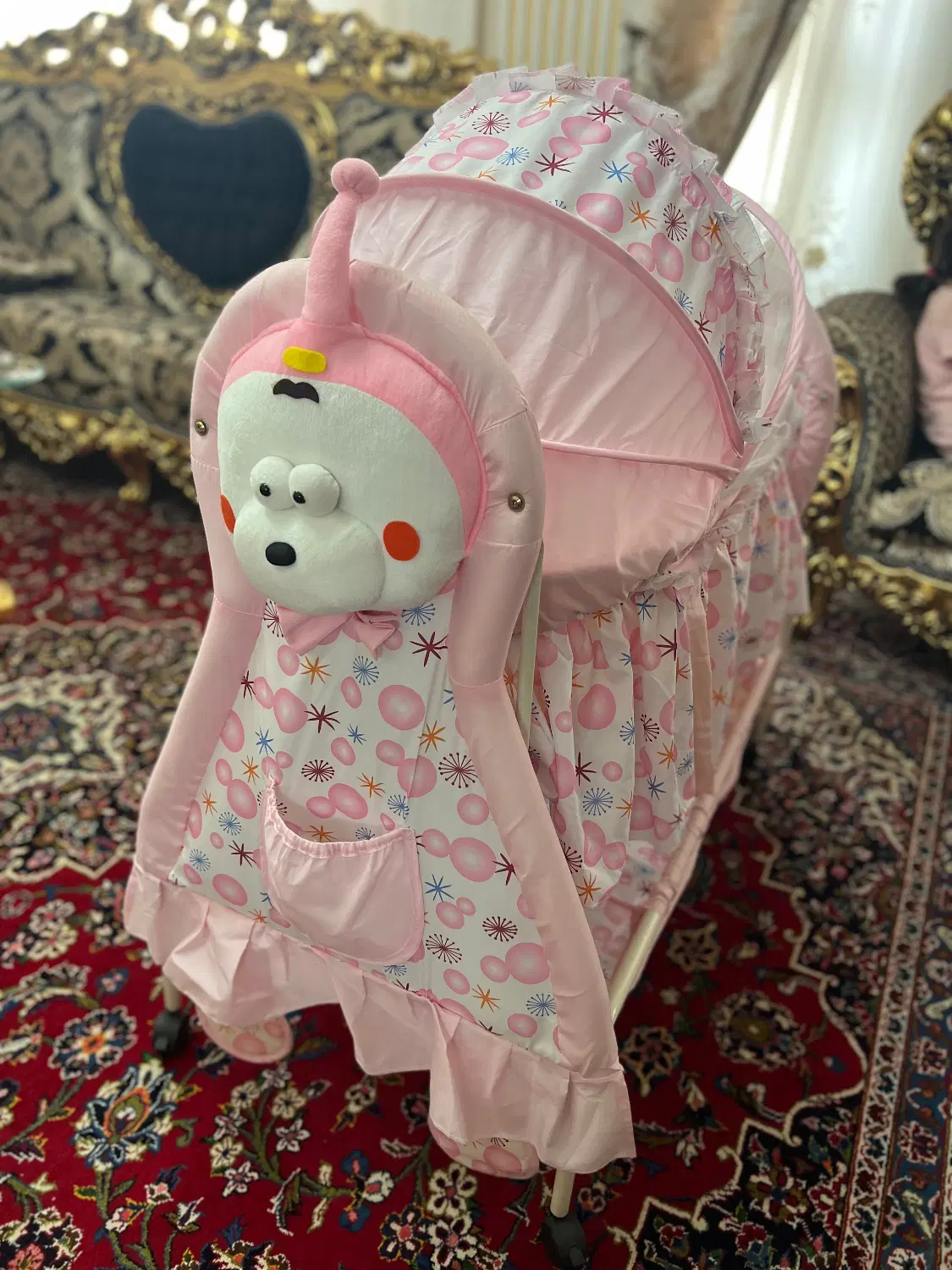 گهواره عروسکی پشه بند دار و کنار مادر|تخت و صندلی بچه|تهران, گلستان (شهرک راه آهن)|دیوار