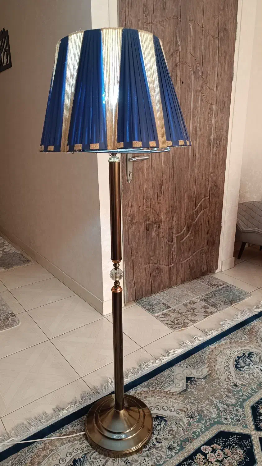 آباژور ایستاده|چراغ خواب و آباژور|ری, دیلمان|دیوار