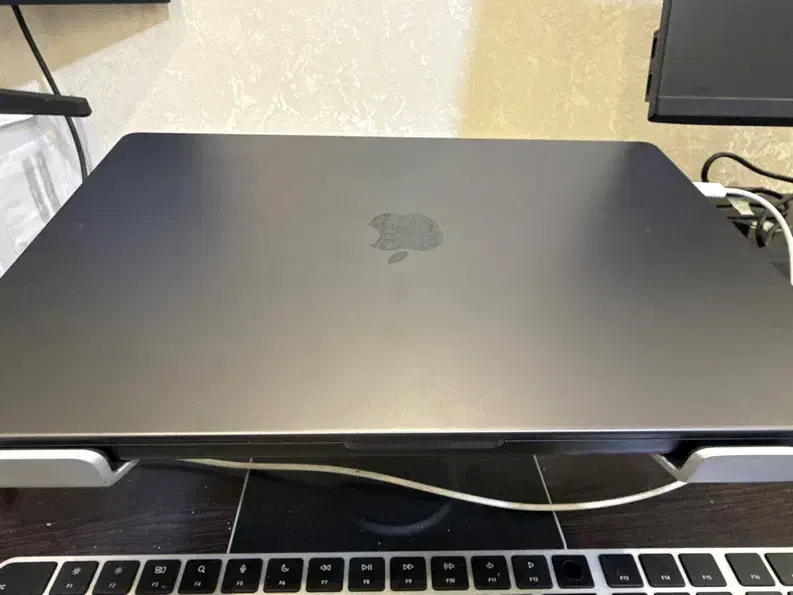 MacBook Pro M4 Max|رایانه همراه|قم, نوقطار|دیوار