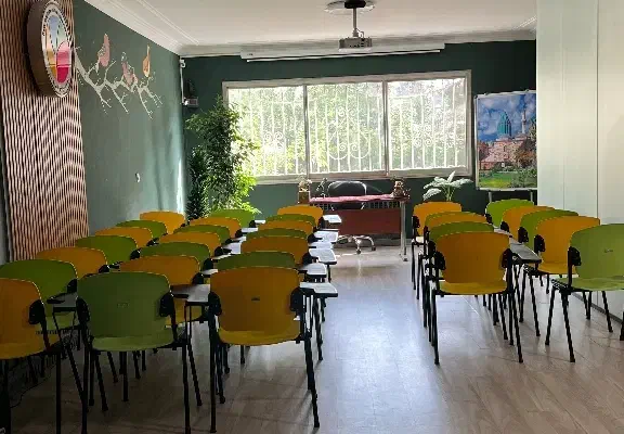 اجاره ساعتی کلاس آموزشی  در موسسه فرهنگی|اجارهٔ کوتاه‌مدت دفتر کار و فضای آموزشی|تهران, پاسداران|دیوار