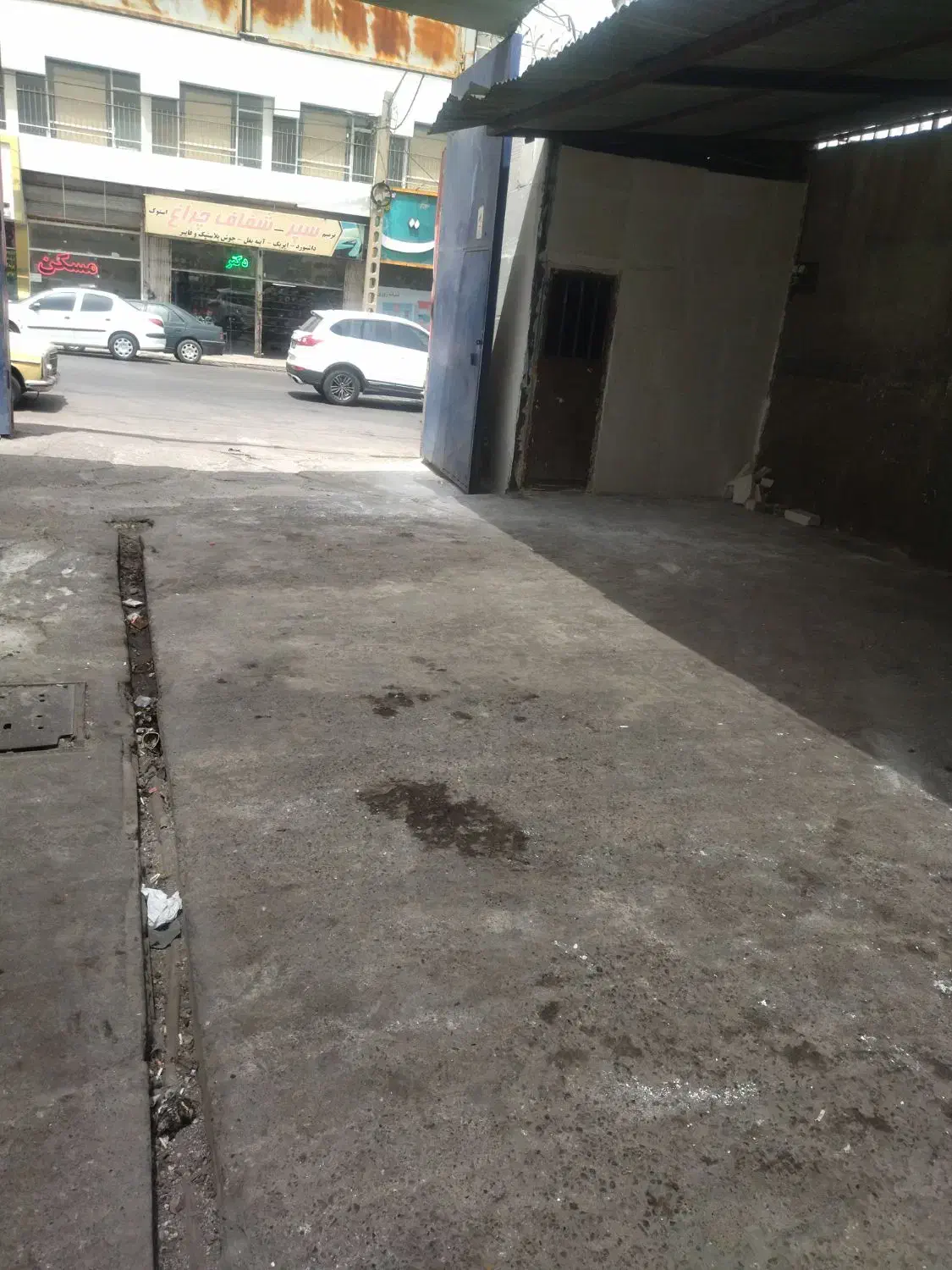 اجاره مغازه و گاراژ با موقعیت عالی|اجارهٔ مغازه و غرفه|مشهد, مقدم|دیوار