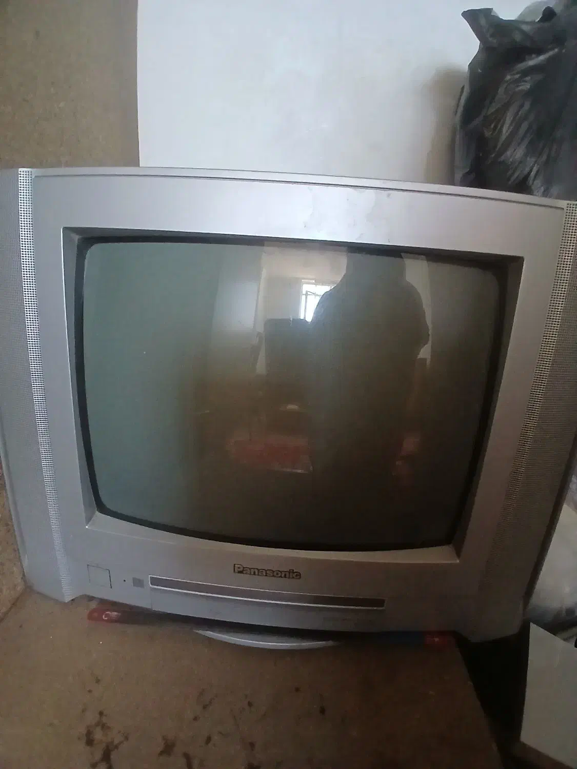 تلویزیون پاناسونیک ۱۴|تلویزیون و پروژکتور|نیشابور, بزرگمهر|دیوار