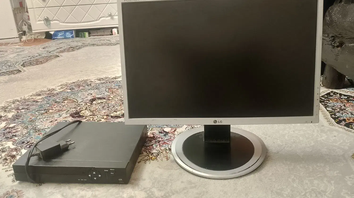 مانیتور به ۱۹ ال جی و دستگاه DVR|قطعات و لوازم جانبی رایانه|اسلام‌شهر, مطهری|دیوار