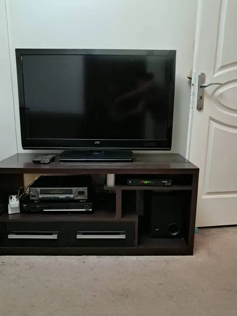 تلویزیون ال سی دی ۴۲ اینچ جی وی سی|تلویزیون و پروژکتور|فردیس, داوری|دیوار