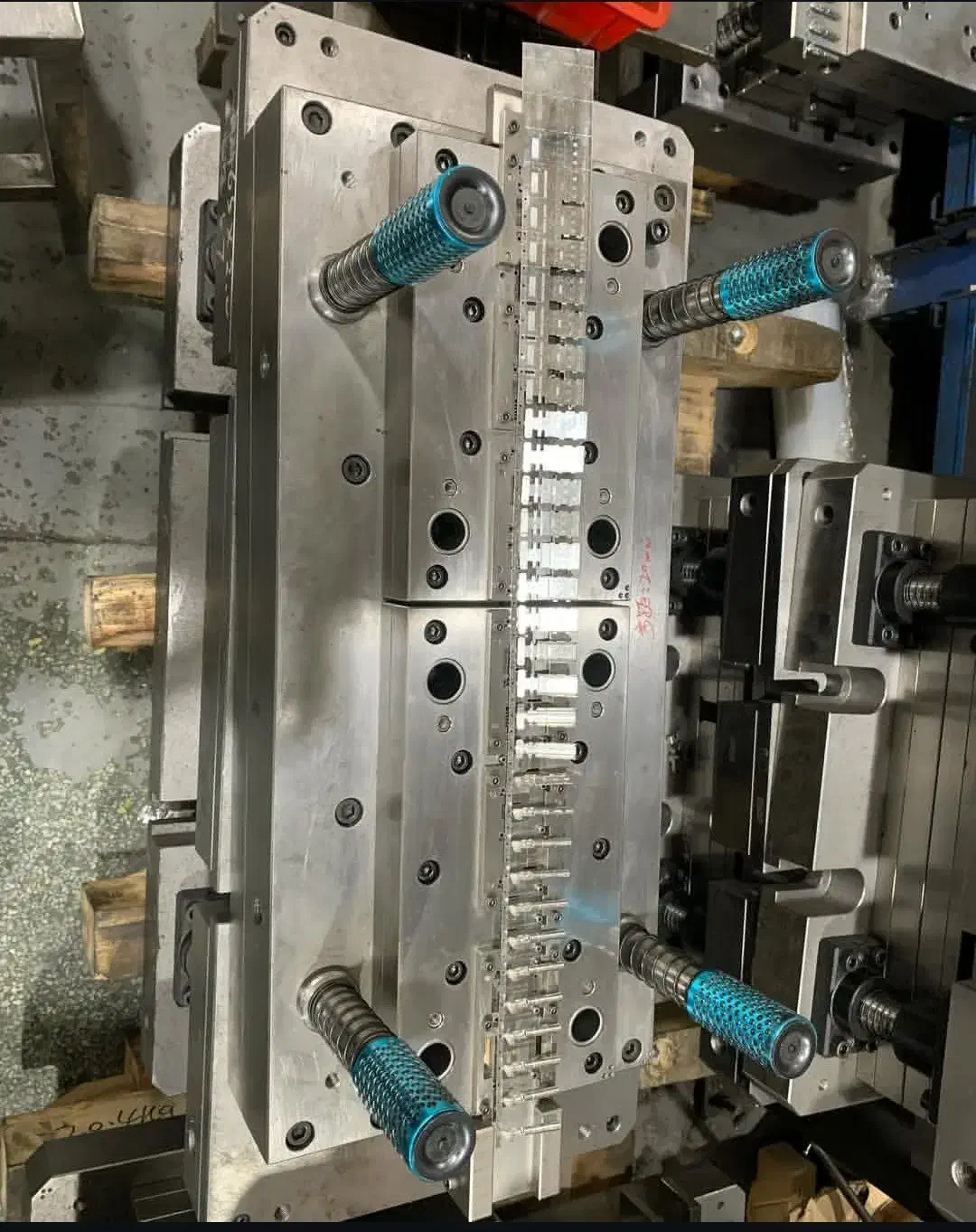 پرسکاری قالبهای پروگراسیو (پرسکاری اتومات با فیدر)|خدمات پیشه و مهارت|ملارد, |دیوار