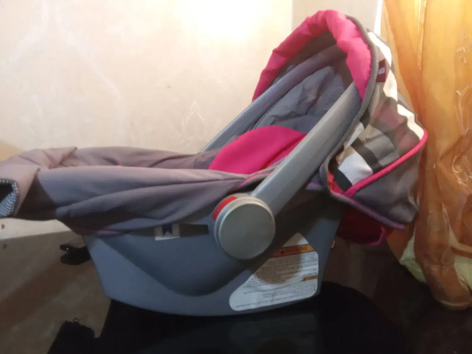 کریر|کالسکه و لوازم جانبی|ری, شهادت|دیوار