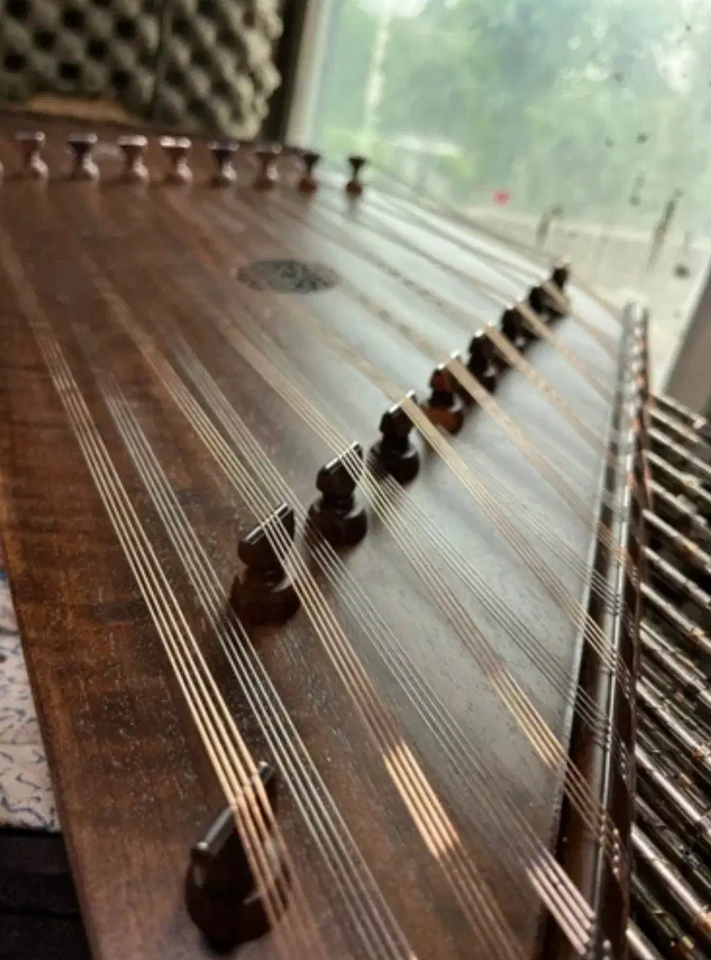 سنتور سه مهر ویژه موسوی|سازهای سنتی|اصفهان, نقش جهان|دیوار