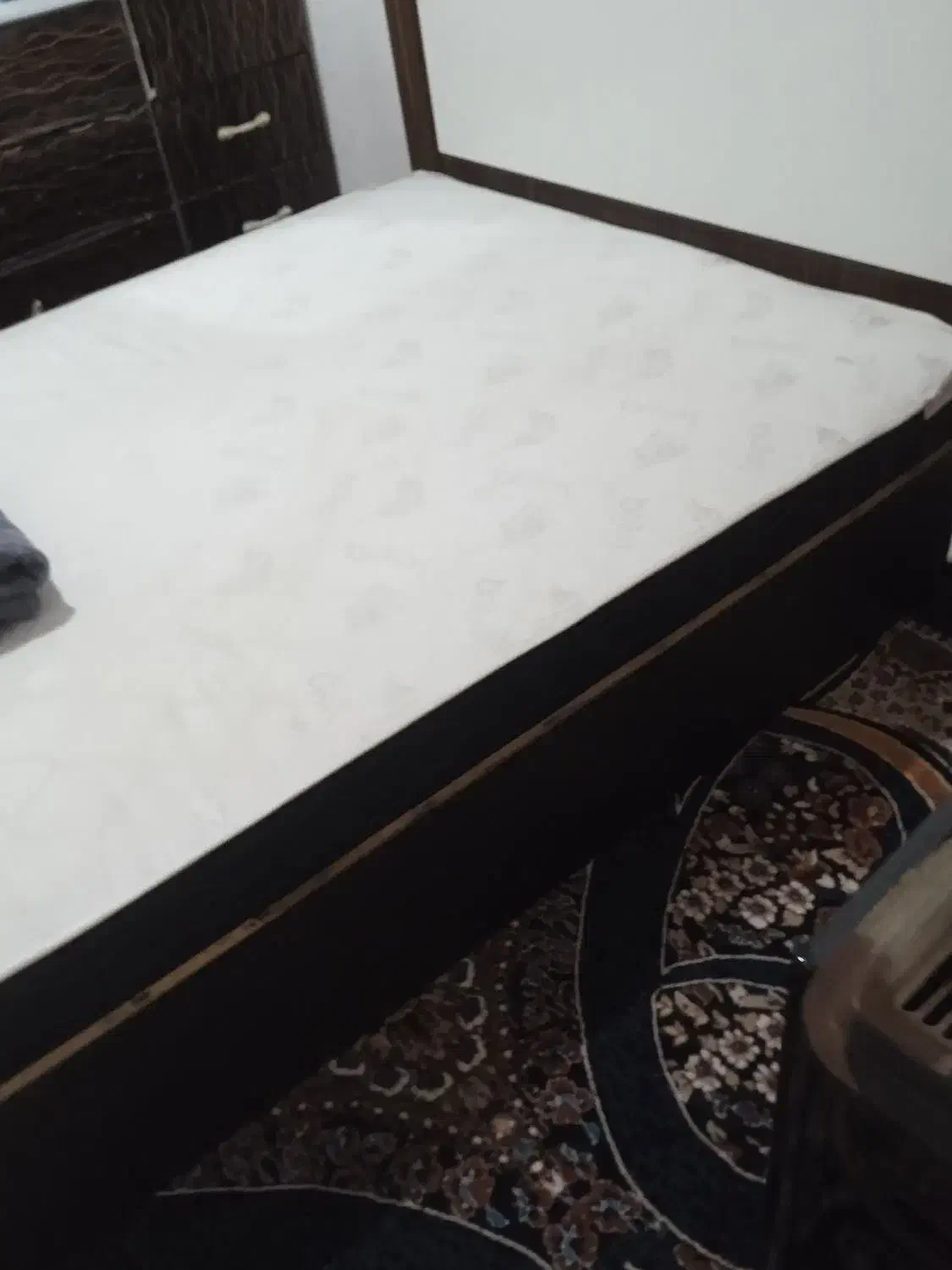 تختخواب|تشک تختخواب|بانه, |دیوار