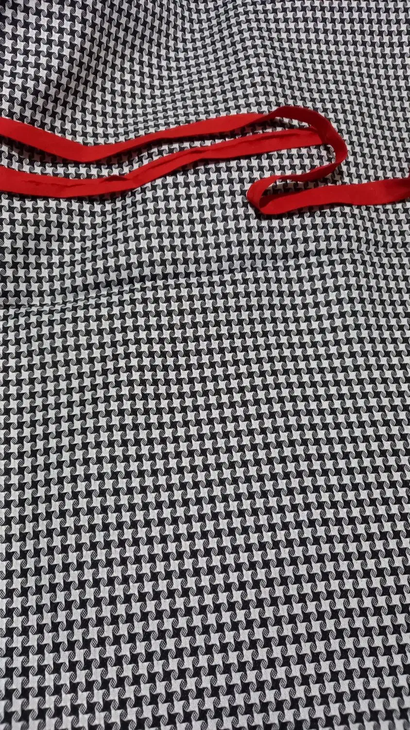 تعدادی پارچه مجلسی و اسپرت|لباس|رشت, صفاری|دیوار