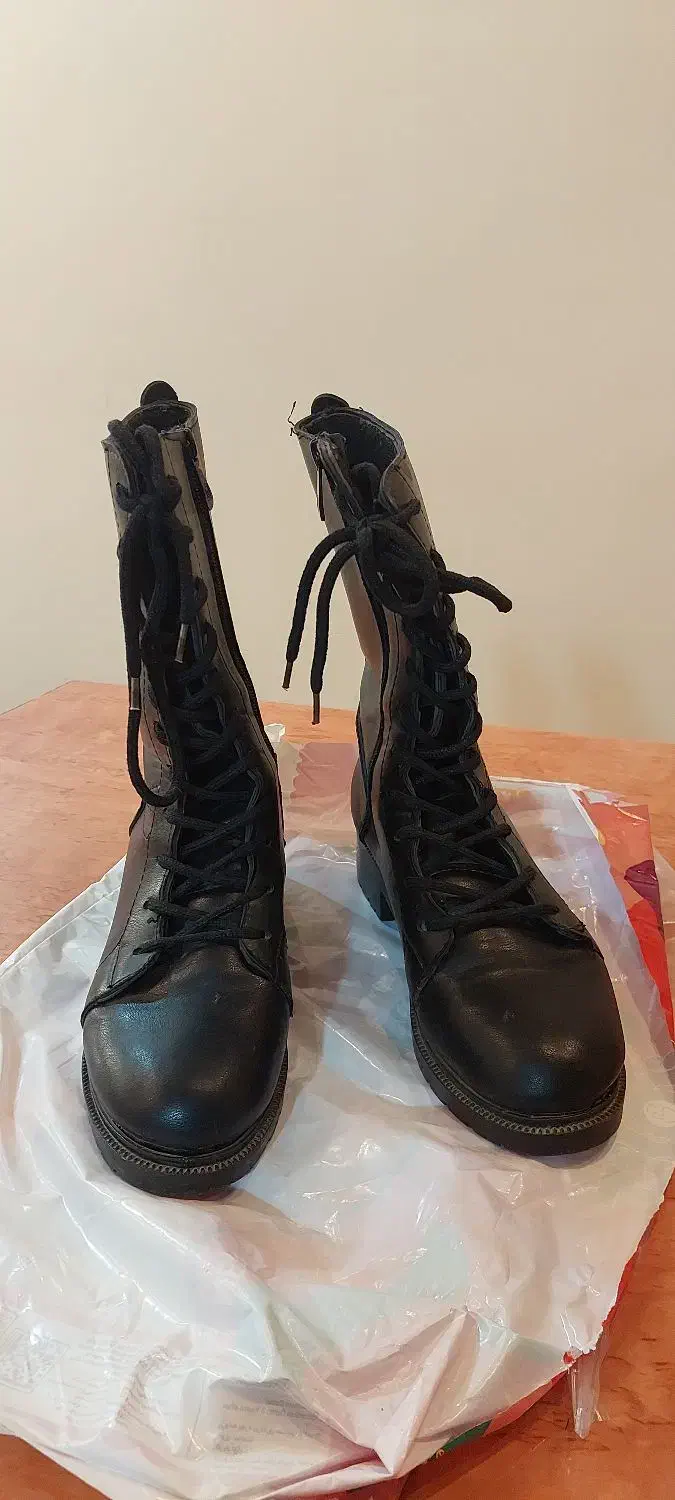 بوت زنانه سایز ۳۸|کیف، کفش، کمربند|فولادشهر, B7|دیوار