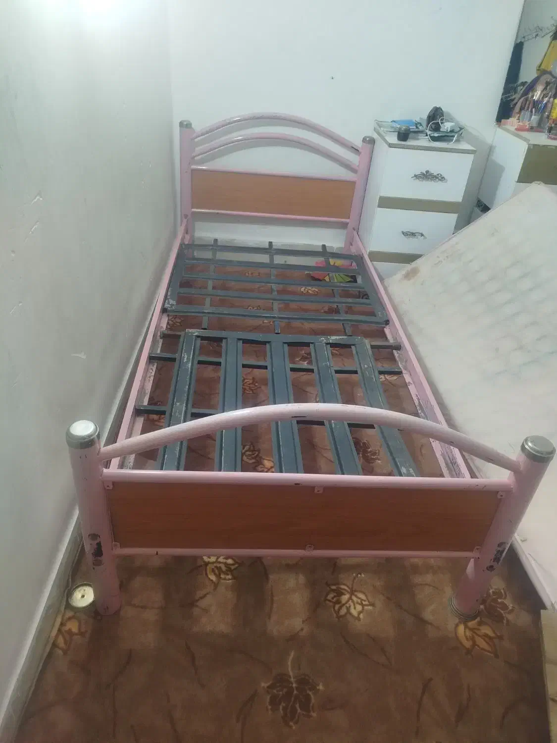 با سلام  تخت خواب یک نفر  بدونه دوشک فروشی|تشک تختخواب|اندیمشک, |دیوار